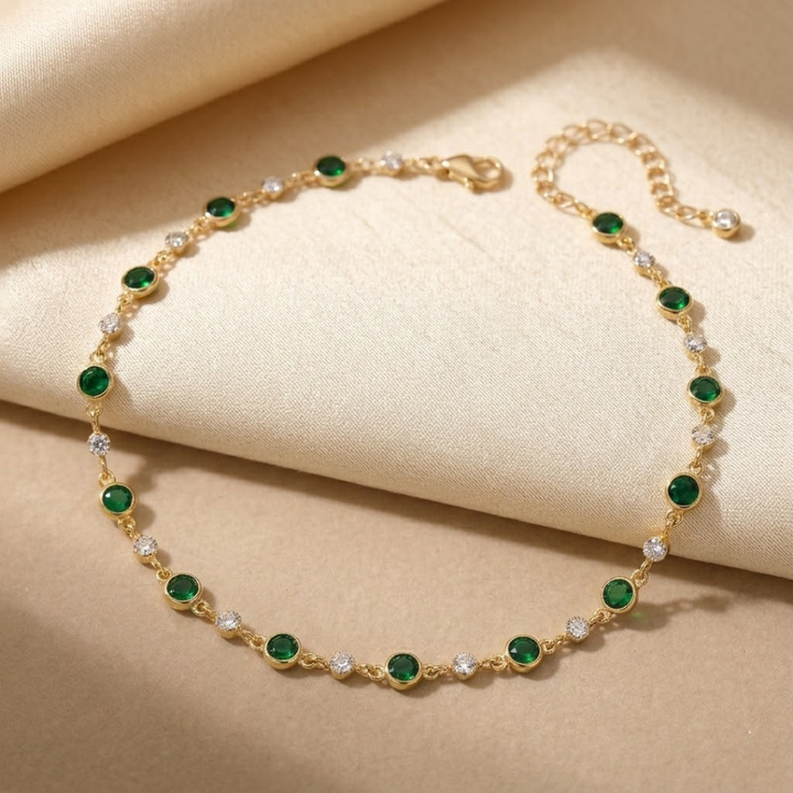 Emerald and Gold Necklace with Pendant