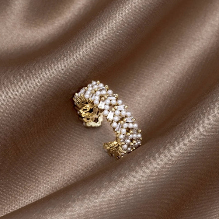Luxurious Golden Pearl Ring