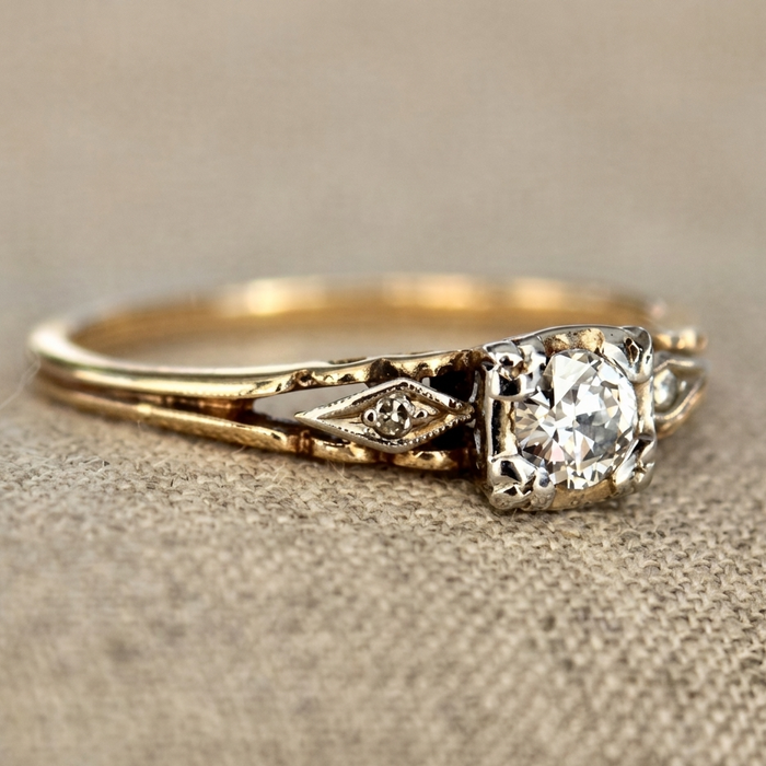 Vintage Fine Gold Zirconia Ring