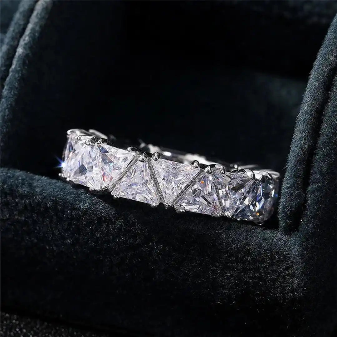 Retro Triangular Gemstone Ring