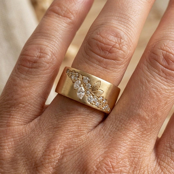 Elegant Golden Inlaid Zirconia Leaf Ring