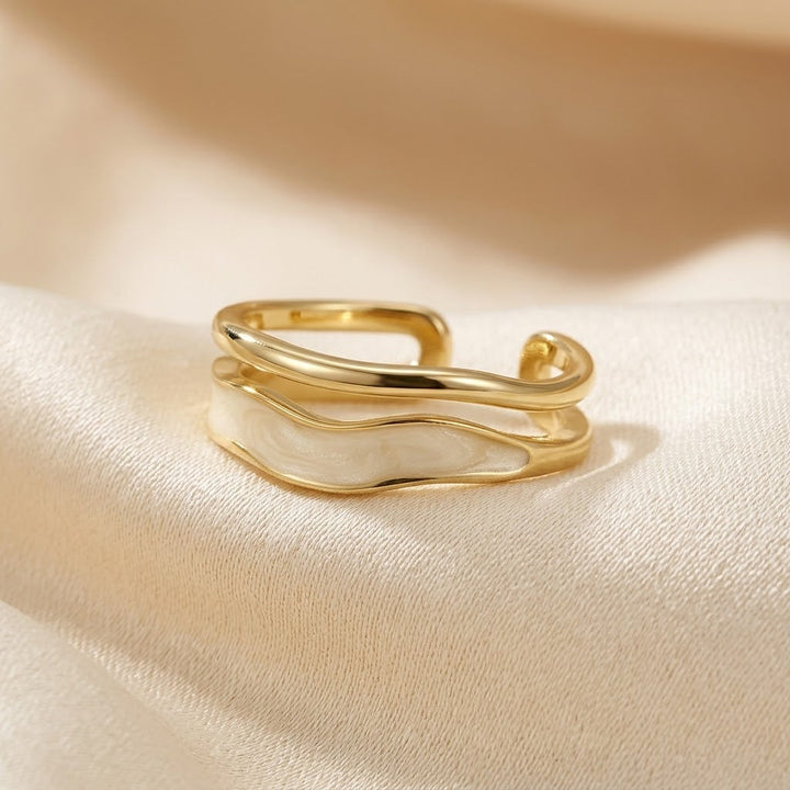 Gold Sculpted Wraparound Ring