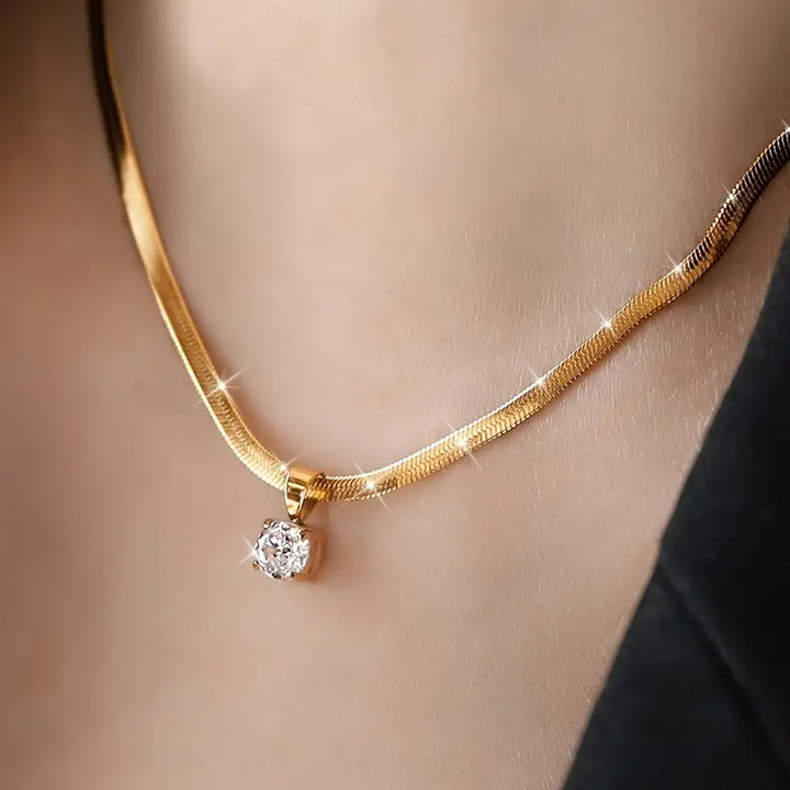 Chic Rhinestone Pendant Necklace | Gold Finish