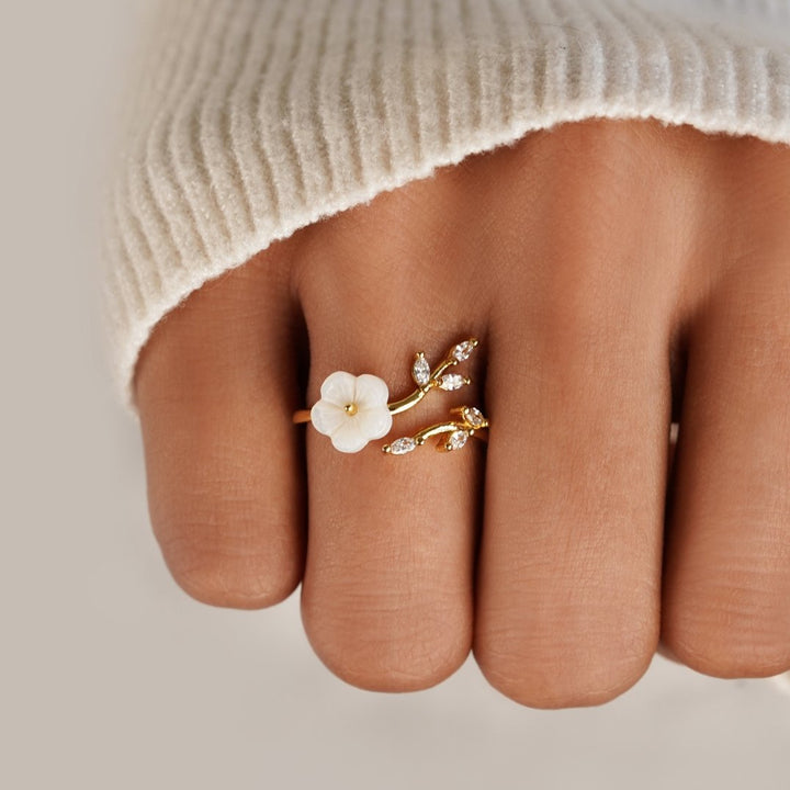 Gold Leaf and Floral Design Open Ring