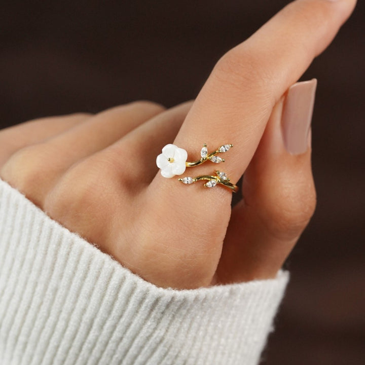 Gold Leaf and Floral Design Open Ring