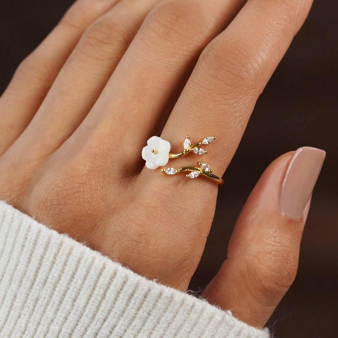 Gold Leaf and Floral Design Open Ring